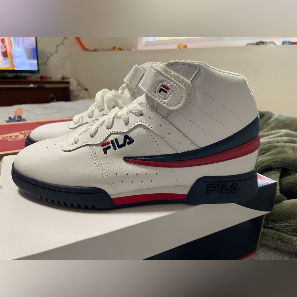 FILA HIGH TOPS 5.5 Kids (7) women